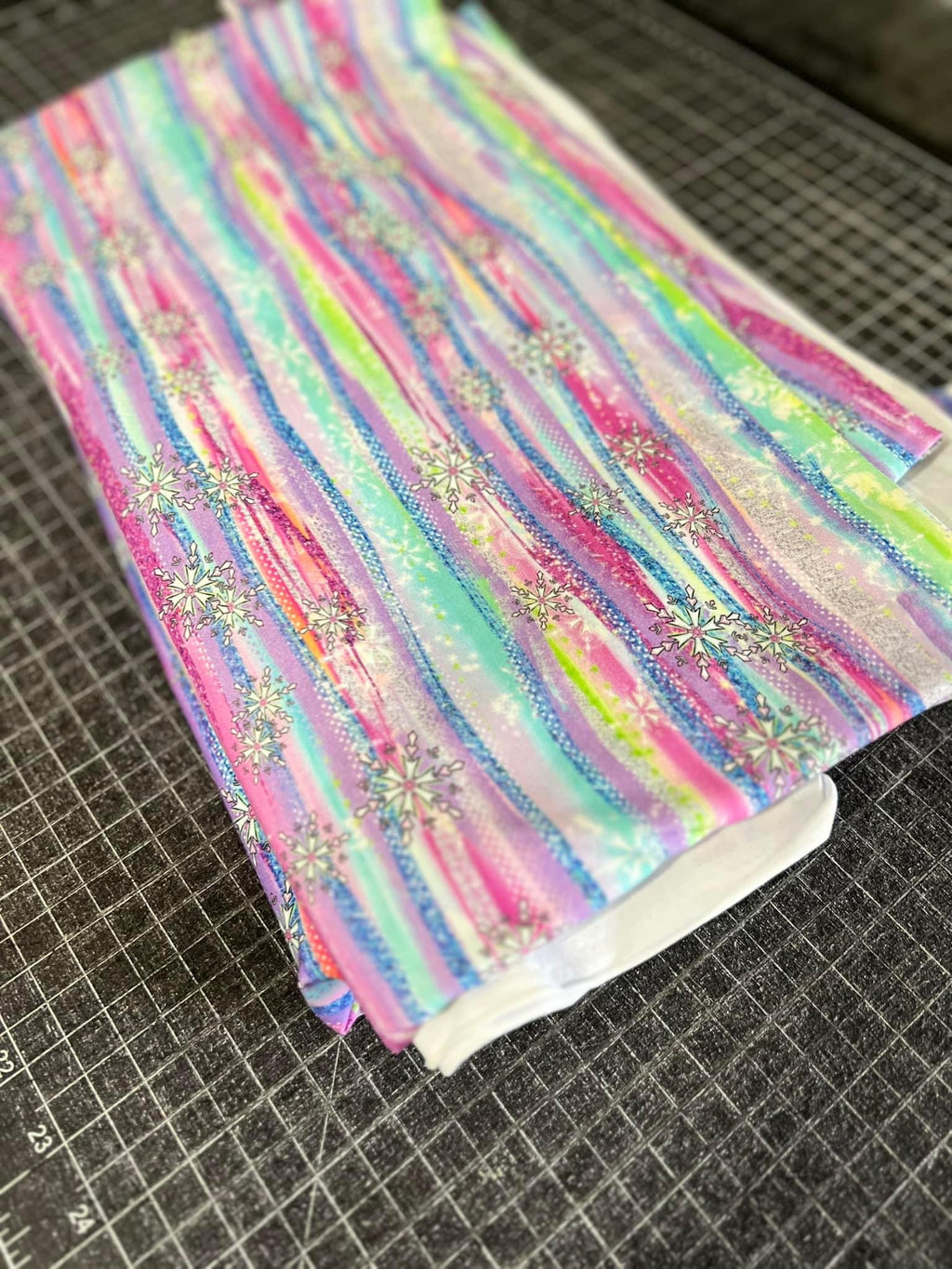 SBC Custom Friday Live Sale 10/07/22 - Snowflakes - Ariela Rodriguez